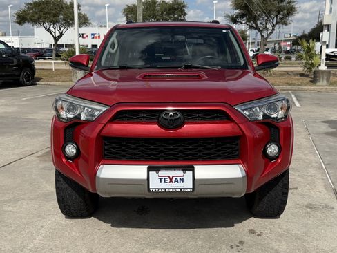 Used 2018 Toyota 4Runner TRD Off-Road image 10