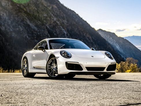 Used 2018 Porsche 911 Carrera T image 10