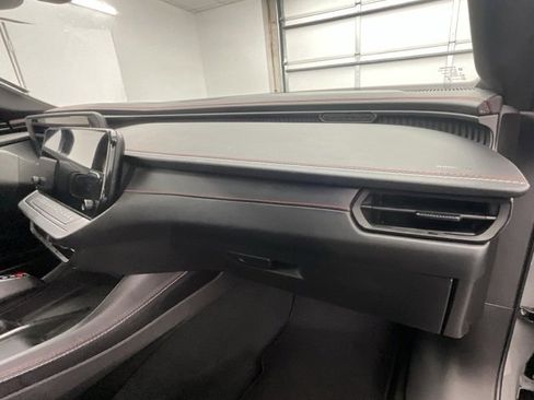 Used 2025 Dodge Charger R/T w/ Sun & Sound Package image 10