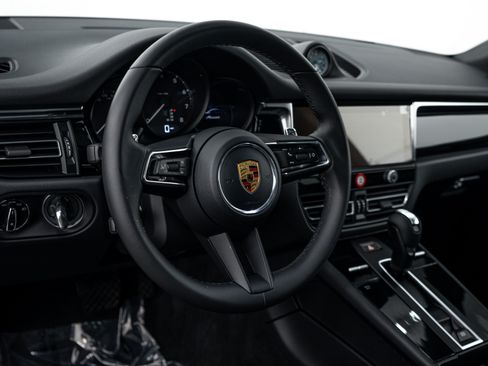 Certified 2026 Porsche Macan AWD/4WD image 16