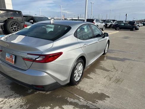 Used 2025 Toyota Camry LE image 7