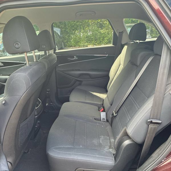 Used 2019 Kia Sorento FWD V6 image 23