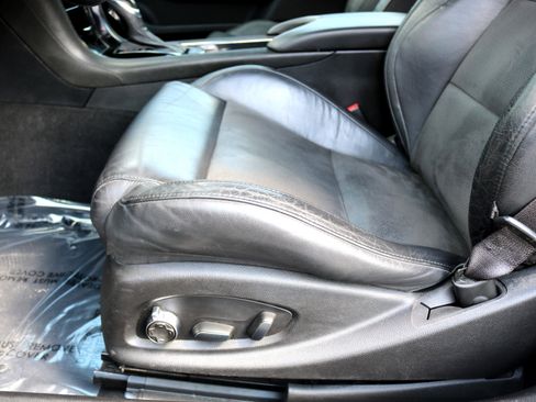 Used 2017 Cadillac ATS V w/ Luxury Package image 18