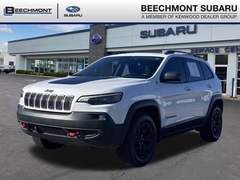 Used 2020 Jeep Cherokee Trailhawk image 3