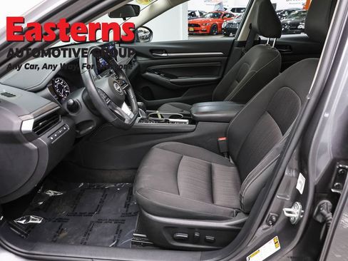 Used 2023 Nissan Altima 2.5 SV w/ SV Premium Package FWD image 14