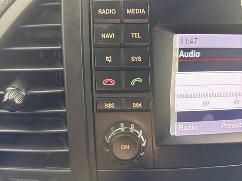 Used 2016 Mercedes-Benz Metris image 32