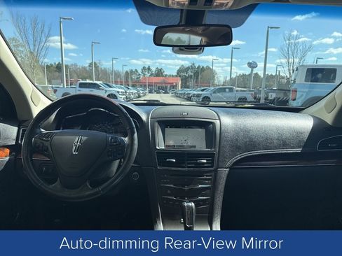 Used 2019 Lincoln MKT AWD image 27