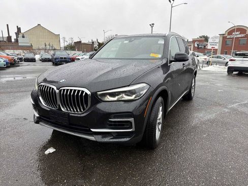 Used 2022 BMW X5 xDrive40i w/ Climate Comfort Package image 2
