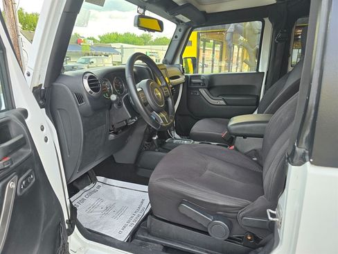 Used 2013 Jeep Wrangler Sport AWD/4WD image 9