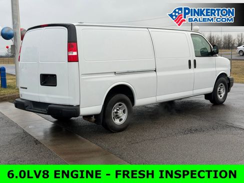 Used 2020 Chevrolet Express 3500 Extended w/ Driver Convenience Package image 4