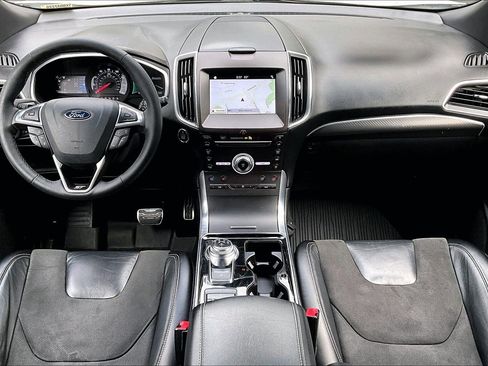 Used 2019 Ford Edge ST image 17