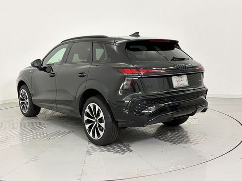New 2026 Audi Q3 quattro 2.0T w/ Driver Assistance Package AWD/4WD image 3