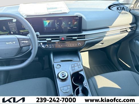 New 2026 Kia Sportage LX FWD image 16