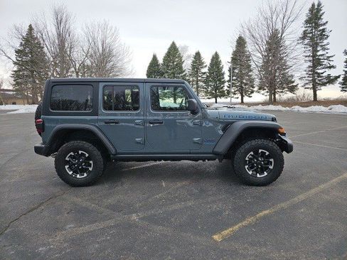Used 2025 Jeep Wrangler Unlimited Rubicon 4xe w/ Convenience Group image 7
