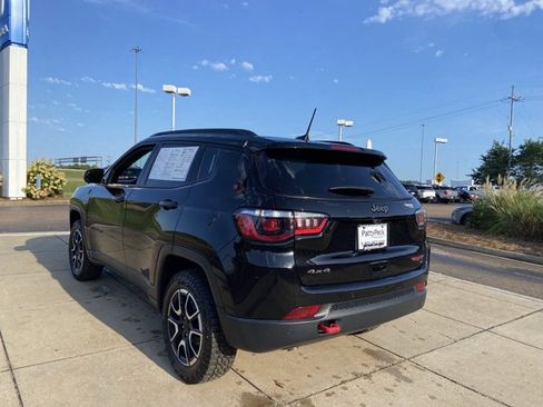 Used 2024 Jeep Compass Trailhawk AWD/4WD image 9