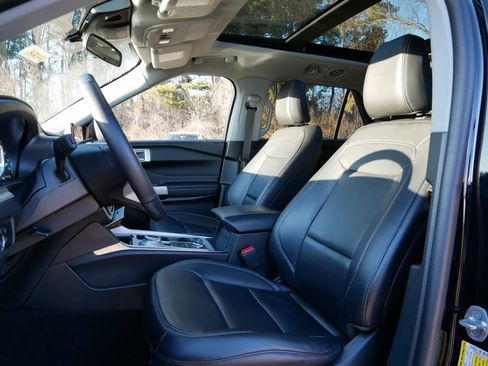 Certified 2023 Ford Explorer XLT w/ Equipment Group 202A image 14