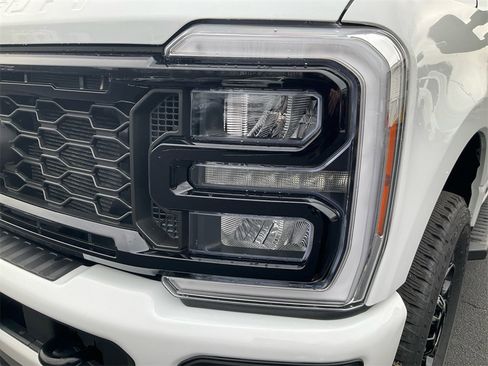 New 2026 Ford F250 Lariat w/ Black Appearance Package image 9