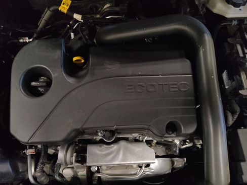 Used 2024 Chevrolet Equinox LS w/ Driver Confidence II Package image 30