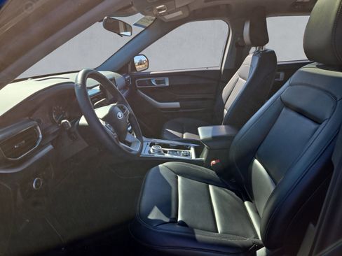 Certified 2023 Ford Explorer XLT w/ Equipment Group 202A image 11