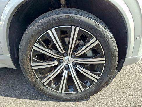Used 2023 Volvo XC90 B5 Plus AWD/4WD image 12