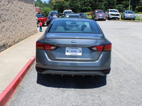 Used 2022 Nissan Altima 2.5 S FWD image 5