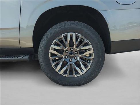 New 2026 Chevrolet Suburban Z71 w/ Comfort Package image 10