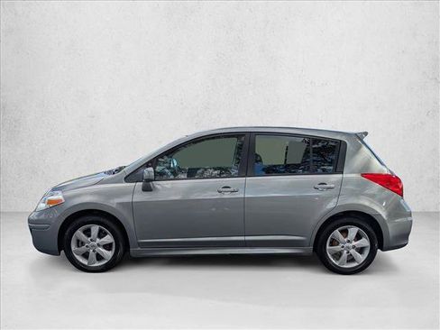 Used 2011 Nissan Versa Hatchback w/ Premium Pkg FWD image 9