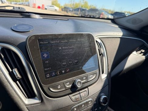 Used 2022 Chevrolet Malibu LT FWD image 22