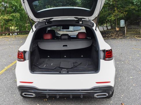 Used 2022 Mercedes-Benz GLC 300 4MATIC w/ AMG Line image 40
