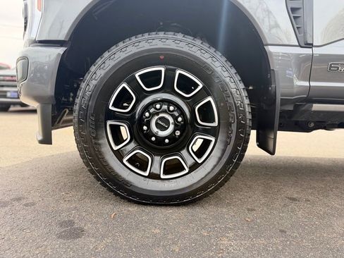 Used 2026 Ford F250 Platinum AWD/4WD image 2