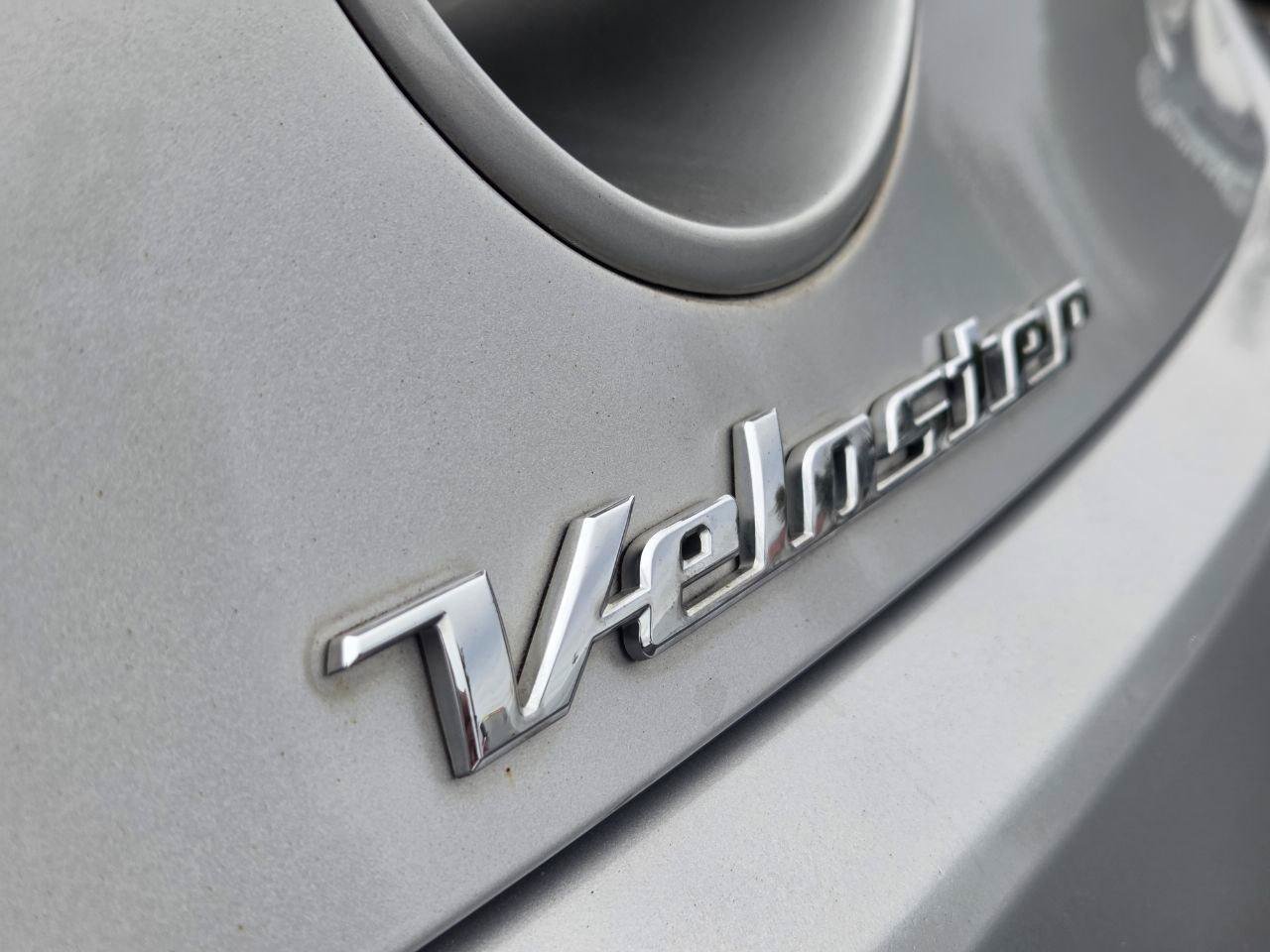 Used 2017 Hyundai Veloster Value Edition FWD image 9
