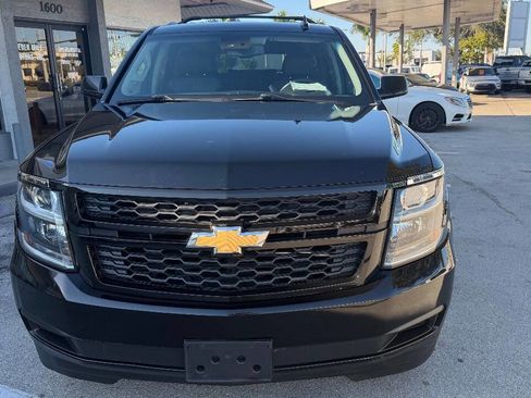 Used 2018 Chevrolet Suburban LT image 2