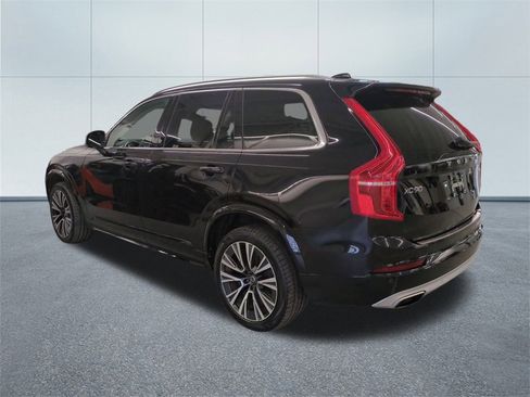Used 2021 Volvo XC90 T5 Momentum w/ Climate Package image 5