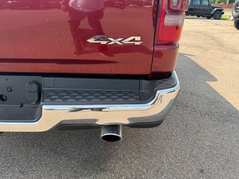Used 2019 RAM 1500 Laramie AWD/4WD image 5