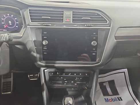Certified 2024 Volkswagen Tiguan SEL R-Line AWD/4WD image 19