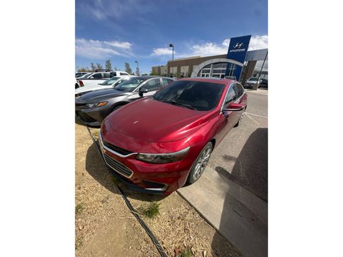 Used 2017 Chevrolet Malibu Premier w/ Premier Sun and Wheel Package FWD image 2