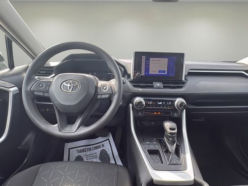 Used 2023 Toyota RAV4 XLE FWD image 14