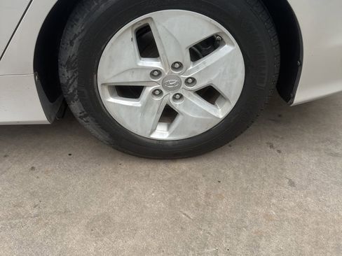 Used 2012 Hyundai Sonata Hybrid image 5