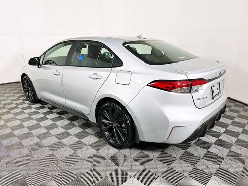 Used 2025 Toyota Corolla SE image 5