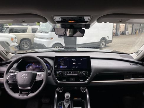 Used 2026 Toyota Grand Highlander AWD image 13