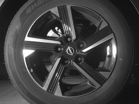 Used 2025 Nissan Sentra SV FWD image 15