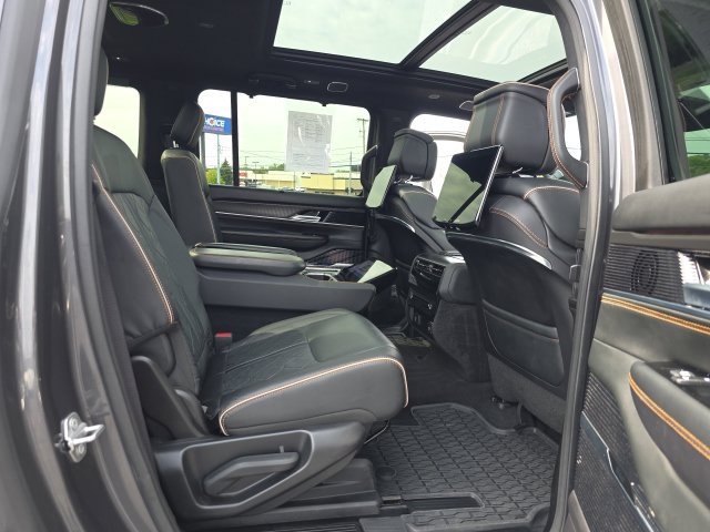 Used 2025 Jeep Grand Wagoneer L Series III w/ Rear Seat Video Group 1 AWD/4WD image 50