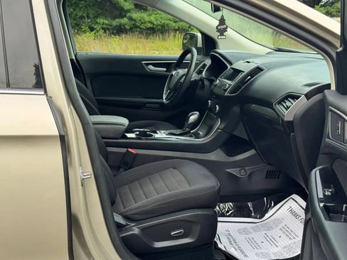 Used 2018 Ford Edge SEL AWD/4WD image 16