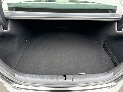 Used 2025 Genesis G70 2.5T image 13