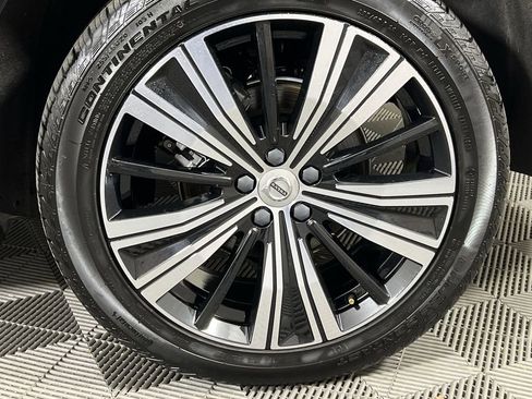 Certified 2023 Volvo XC60 B5 Plus w/ Protection Package Premier image 19