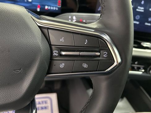 Used 2026 Chevrolet Equinox LT w/ Convenience Package II image 23