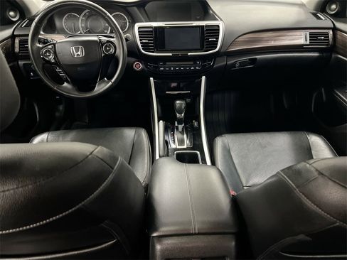 Used 2017 Honda Accord EX-L image 10
