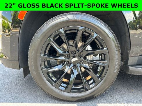 Used 2023 Cadillac Escalade ESV Premium Luxury image 2