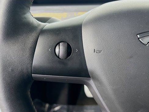 Used 2021 Tesla Model 3 Performance image 16