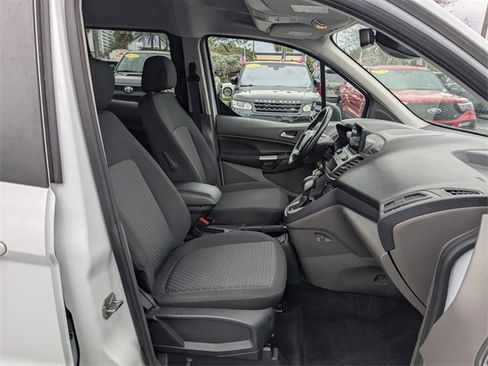 Used 2022 Ford Transit Connect XLT image 19